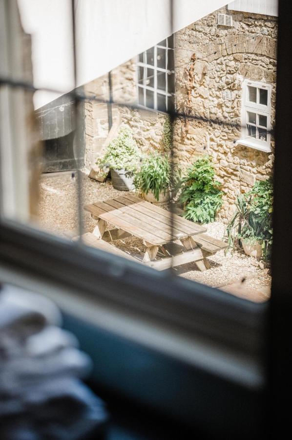 Hotel The Crooked Swan Crewkerne Exterior foto