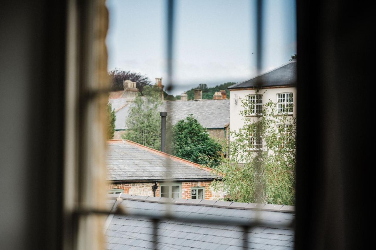 Hotel The Crooked Swan Crewkerne Exterior foto